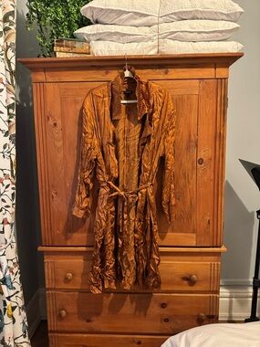 Women's Crinkled Satin Duster Coat in Copper